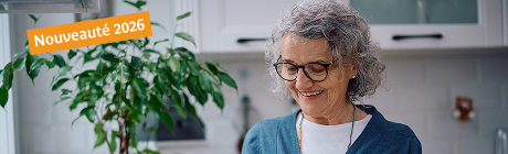 Image d'une femme de 60 ans en train de rire